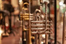 Närbild av brassinstrument. Fotograf: Lucas Alexander (Unsplash).
