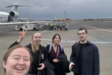 Studenter på flygplatsen